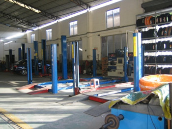 唐山精工汽修美容裝具學(xué)校開設(shè)哪些專業(yè)？