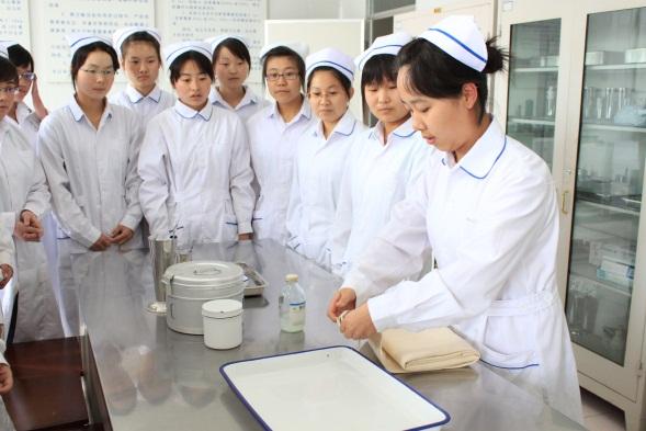 北京護(hù)理學(xué)校高級(jí)護(hù)理專業(yè)怎么樣？