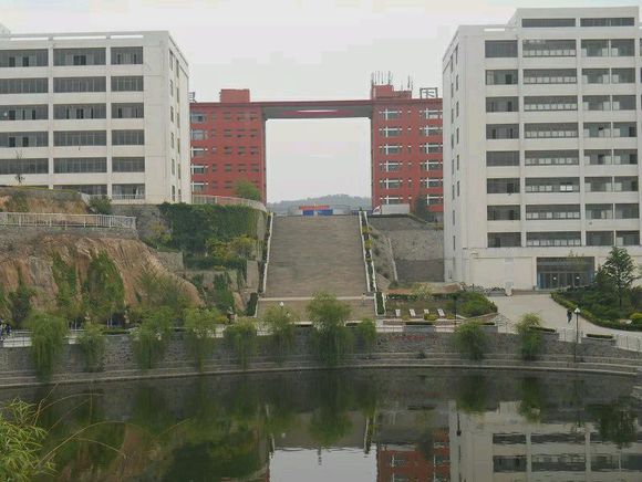 為什么選擇青島恒星科技學(xué)院？
