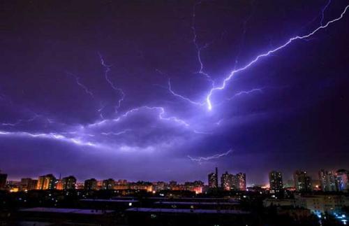 雷雨天氣如何用電？張家口文華電力中等職業(yè)學(xué)校