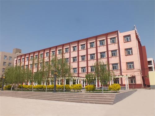  張家口工程技術(shù)學(xué)校升學(xué)與就業(yè)方便嗎？