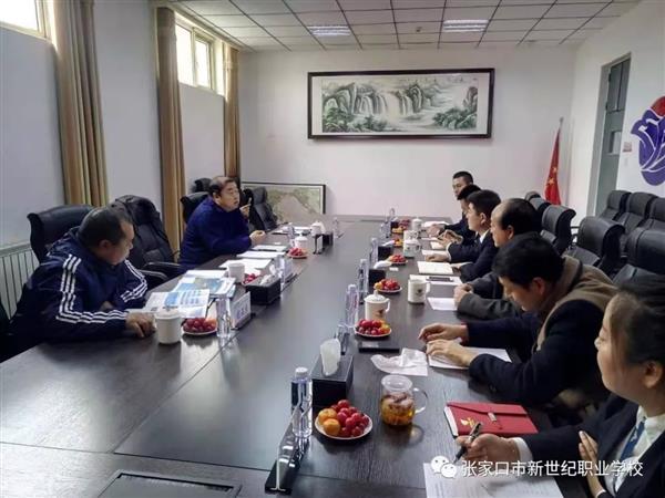 張家口新世紀(jì)職業(yè)學(xué)校與北京翔宇通用航空集團(tuán)聯(lián)合開辦航空定向班啦！   