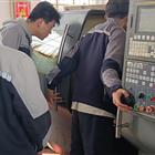 數(shù)控專業(yè)學生熟練使用數(shù)控車床